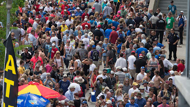 indy-500-carb-day-crowd.jpg